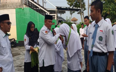 18 Siswa MAN Kota Solok Terima Apresiasi Medali atas Prestasi OMI 2026