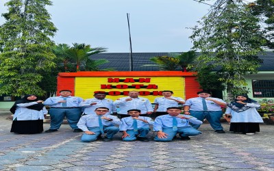 KEPALA MAN KOTA SOLOK LEPAS KONTINGEN LOMBA FAKULTAS SYARIAH UIN IMAM BONJOL PADANG