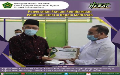 Penghargaan untuk Bapak Kepala Madrasah